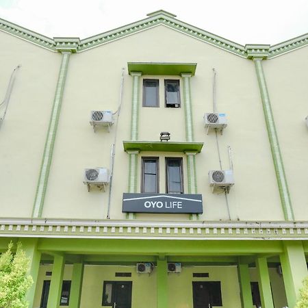 טולונגאגונג Oyo Life 2508 Alba Suites Homestay Syariah מראה חיצוני תמונה