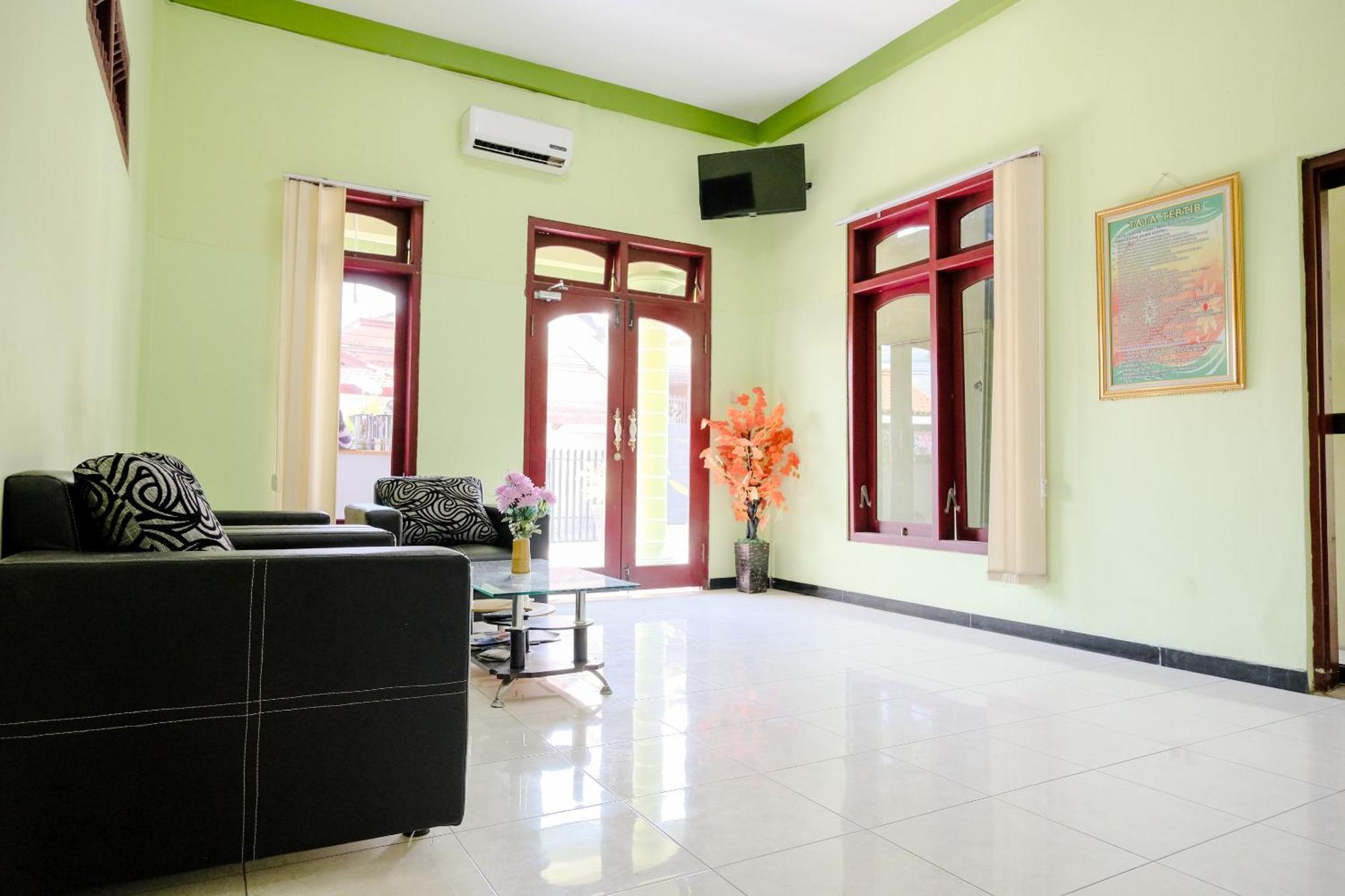 טולונגאגונג Oyo Life 2508 Alba Suites Homestay Syariah מראה חיצוני תמונה