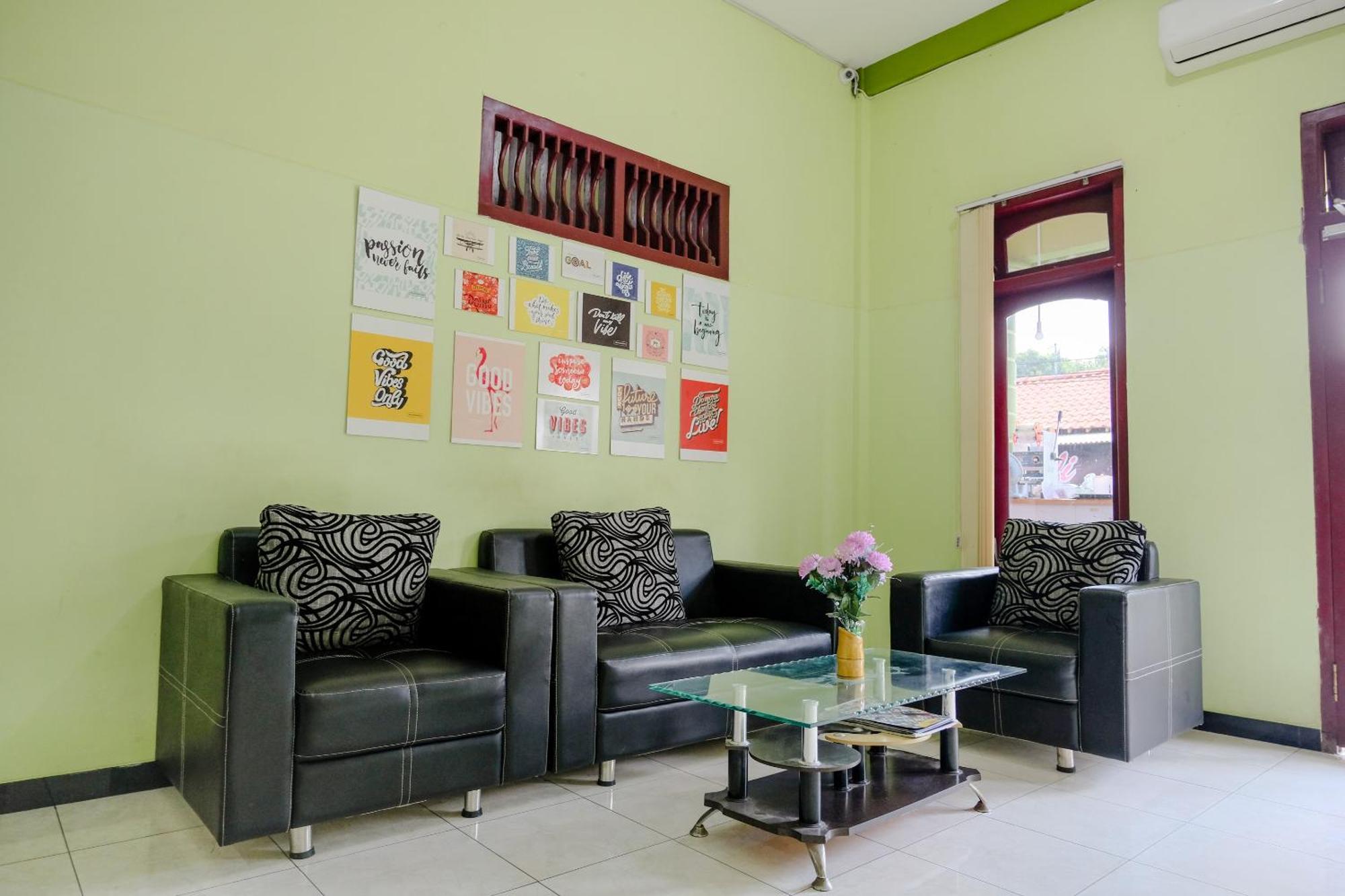 טולונגאגונג Oyo Life 2508 Alba Suites Homestay Syariah מראה חיצוני תמונה