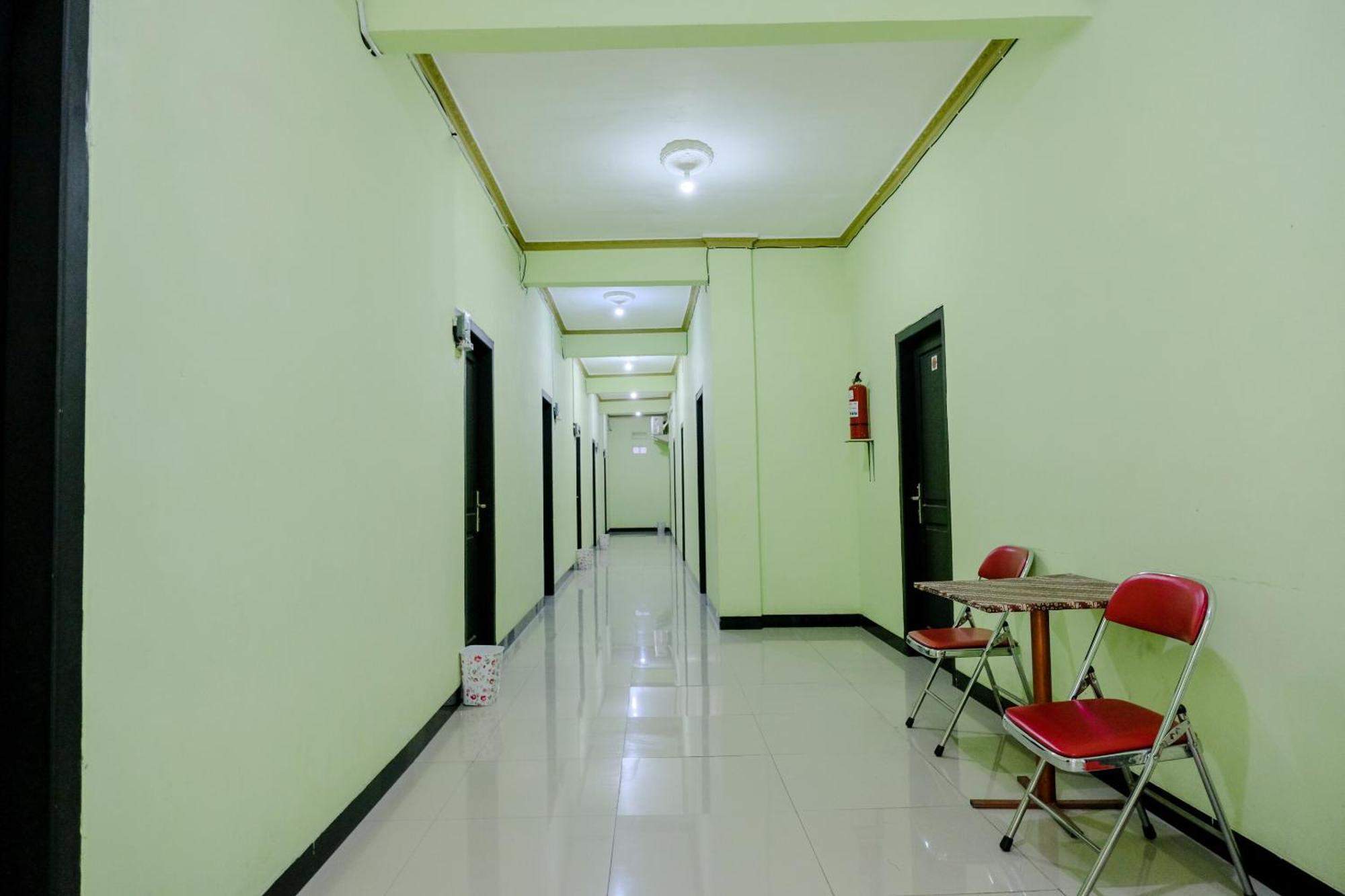 טולונגאגונג Oyo Life 2508 Alba Suites Homestay Syariah מראה חיצוני תמונה
