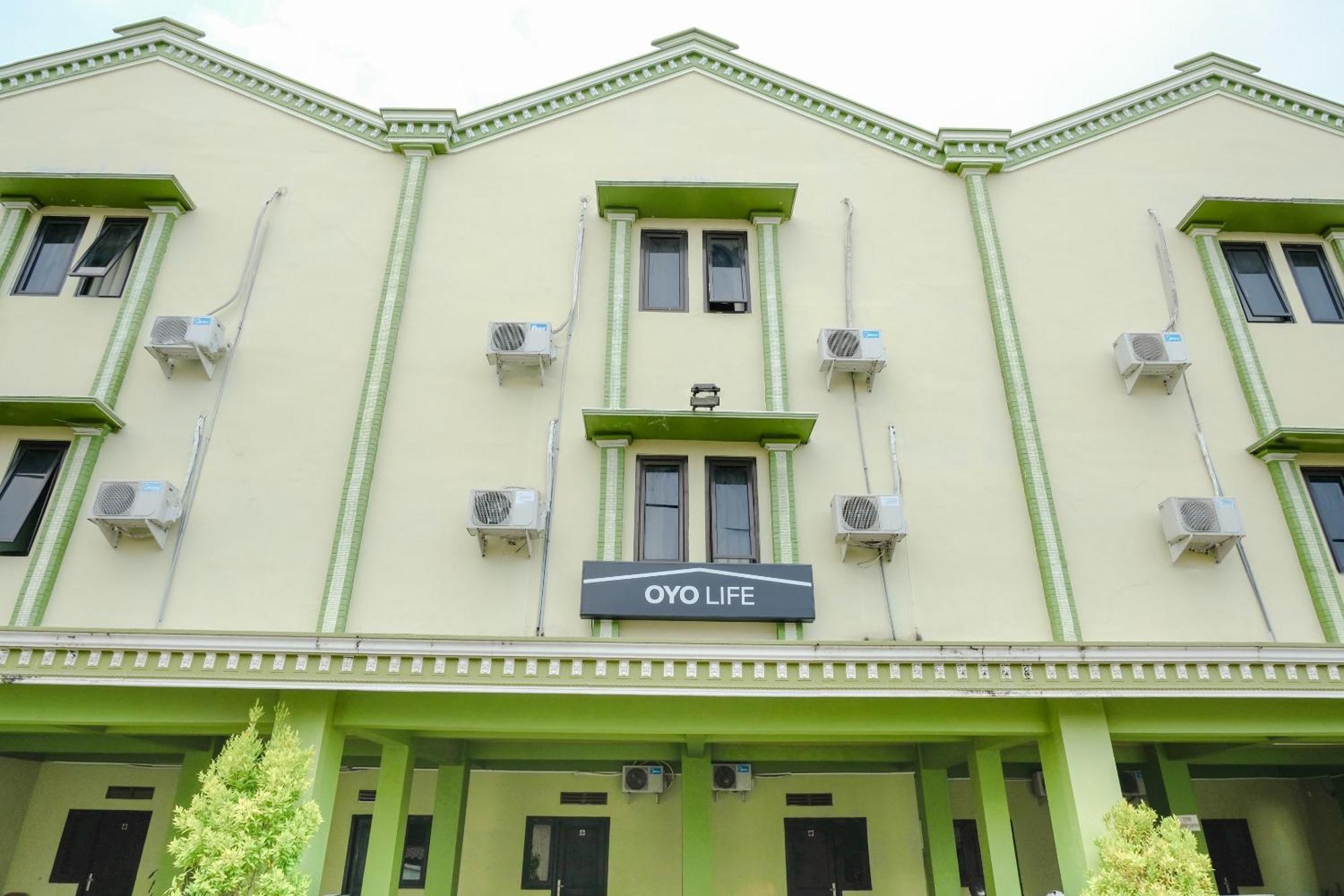 טולונגאגונג Oyo Life 2508 Alba Suites Homestay Syariah מראה חיצוני תמונה