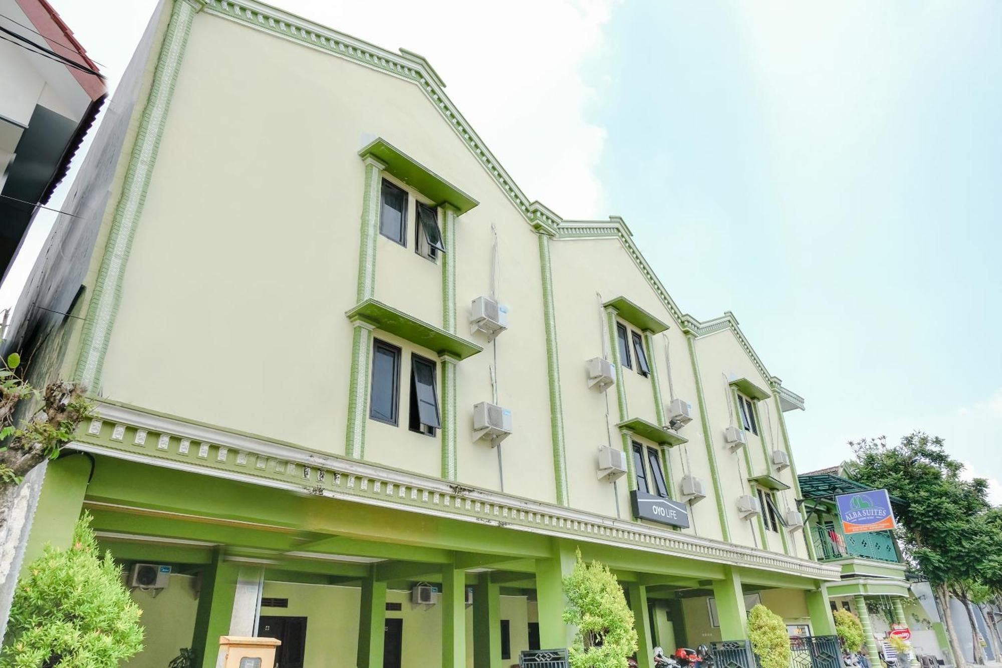 טולונגאגונג Oyo Life 2508 Alba Suites Homestay Syariah מראה חיצוני תמונה
